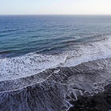 Playa Chica Beachfront Διαμέρισμα *